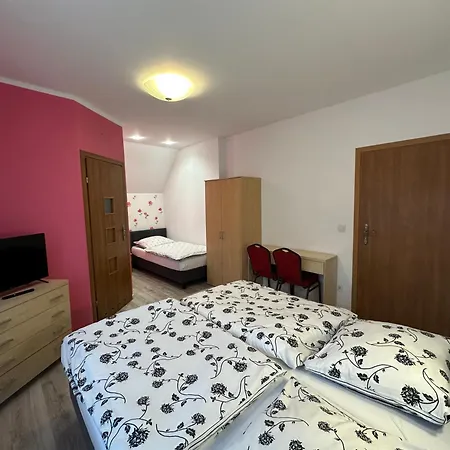 Dom Goscinny Gerus 3* Plawna (Lwowek)