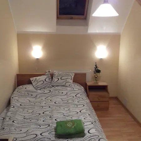 Dom Goscinny Gerus 3* Plawna (Lwowek)