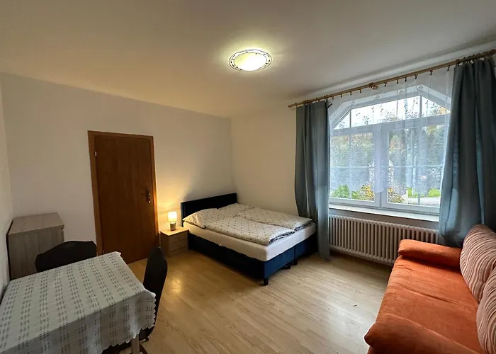 Bed & Breakfast Dom Goscinny Gerus Plawna (Lwowek)