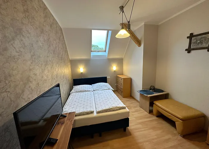 Bed & Breakfast Dom Goscinny Gerus Plawna (Lwowek)